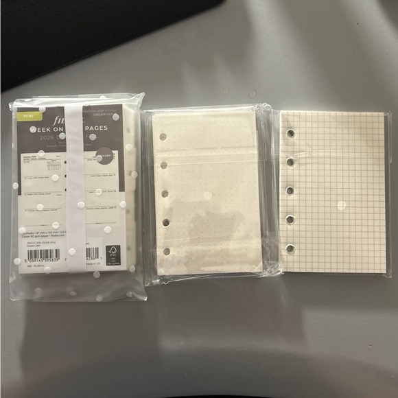 filoFAX Lilac Compact Planner Wallet - Light Purple - Picture 6 of 8